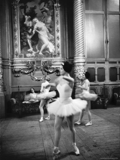 Ballerinas at the Paris Opera in Rehearsal in the House