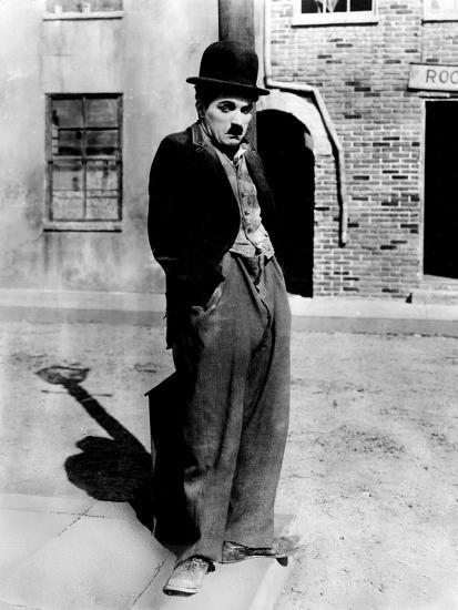 A Dog 's Life by and with Charlie Chaplin (The Tramp), 1918